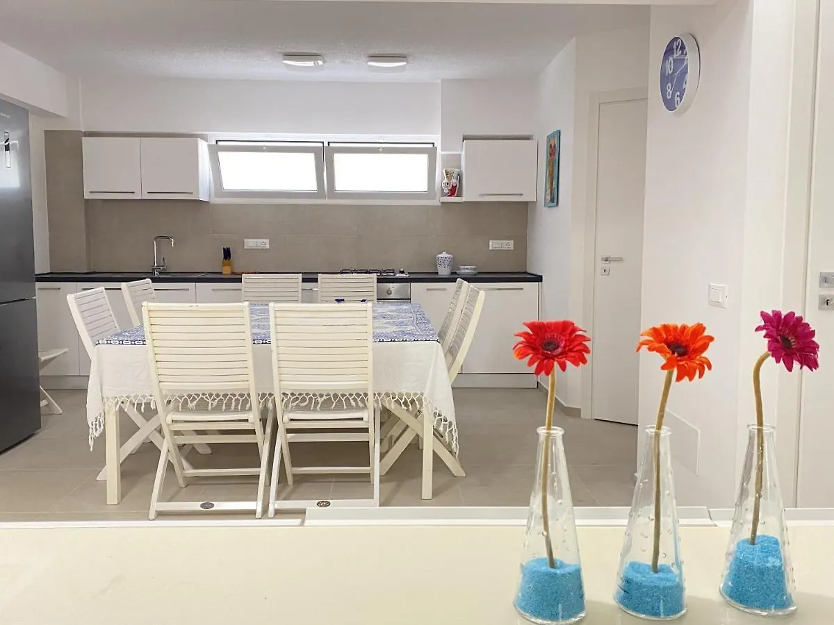 Maresole Apartments - Direttamente Sul Mare アルカモ・マリーナ 0*,