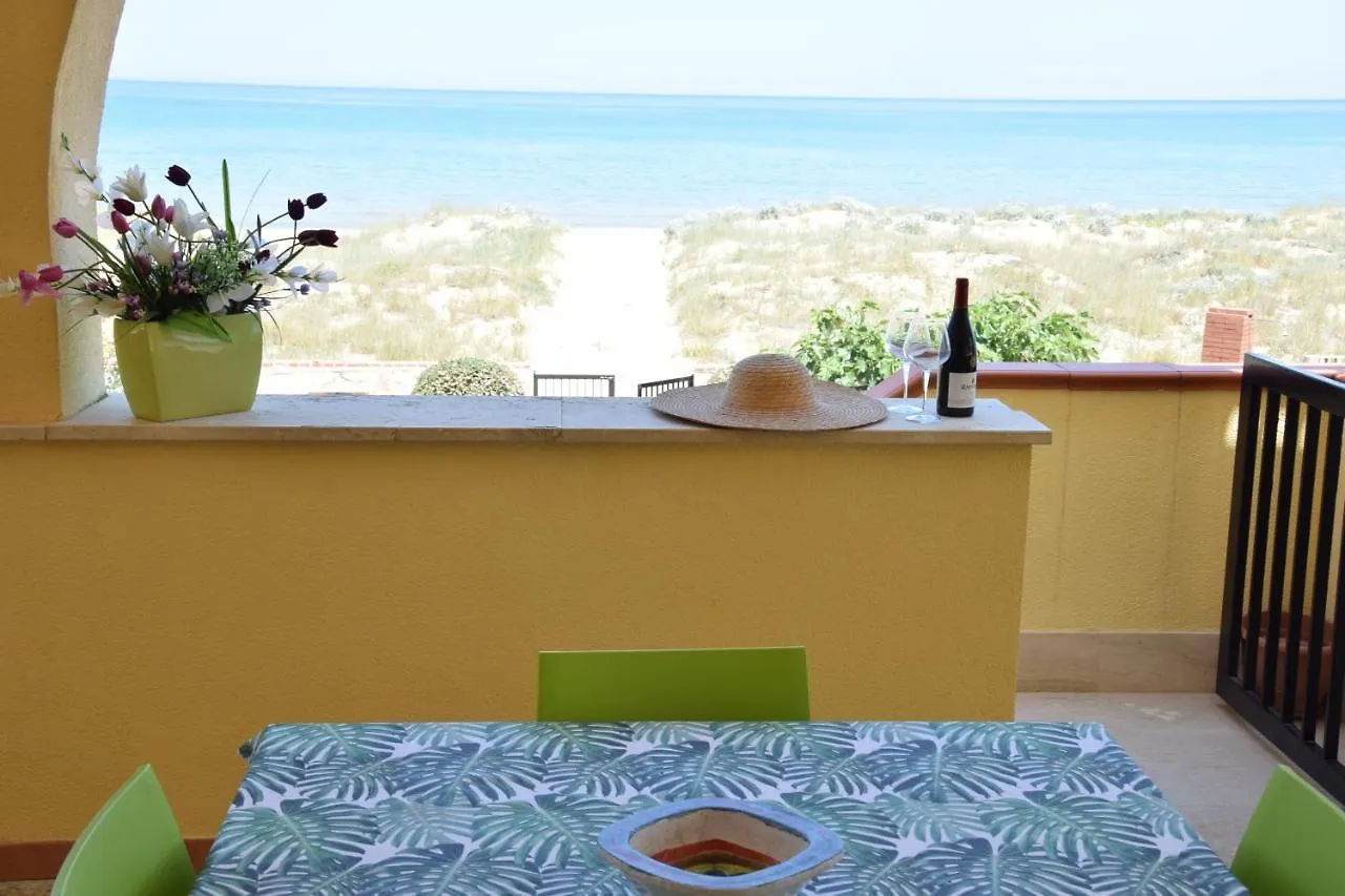 Maresole Apartments - Direttamente Sul Mare アルカモ・マリーナ 0*,